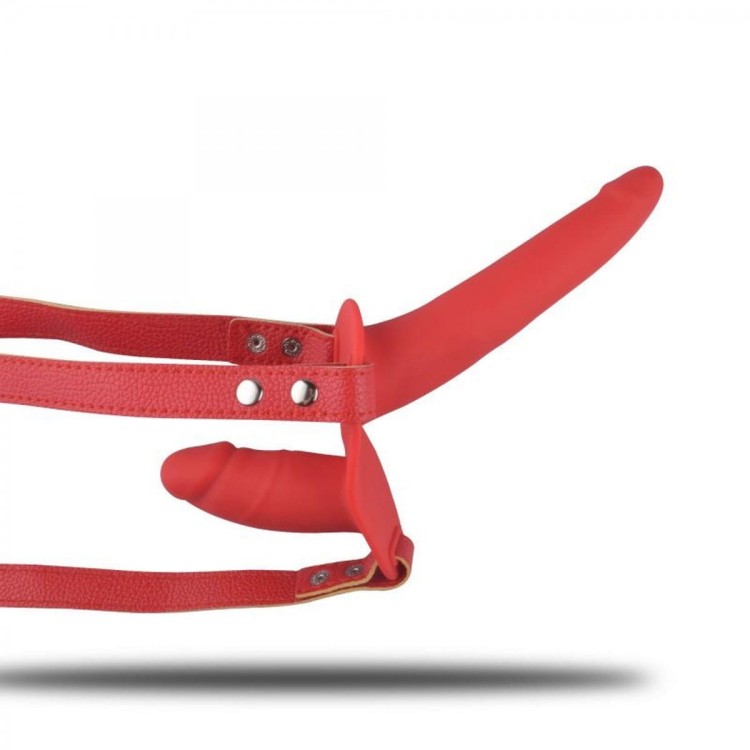 Strap-on z dwoma penisami